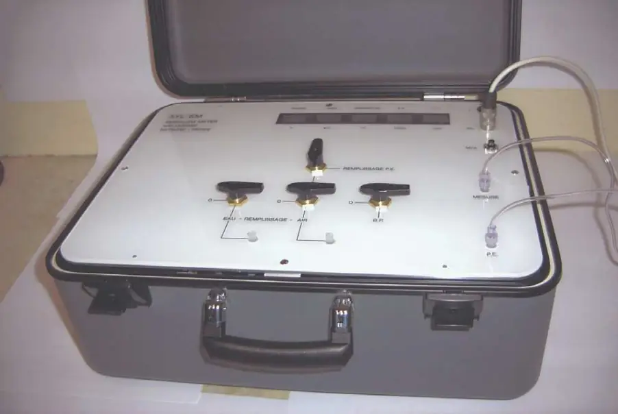Xylem - Hydraulic conductance and embolism measurement system